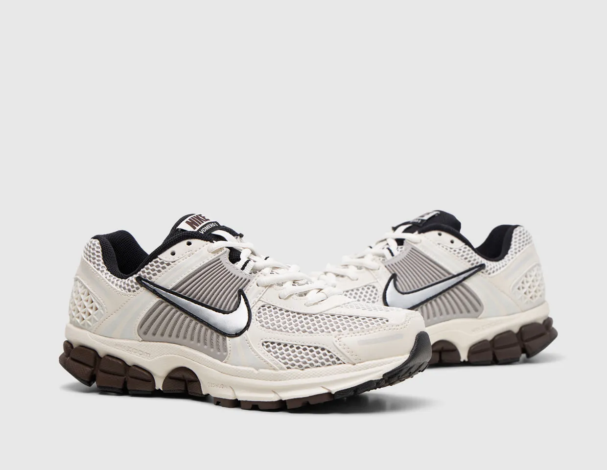 Nike Women's Zoom Vomero 5 Phantom / Metallic Platinum - Light Iron Ore