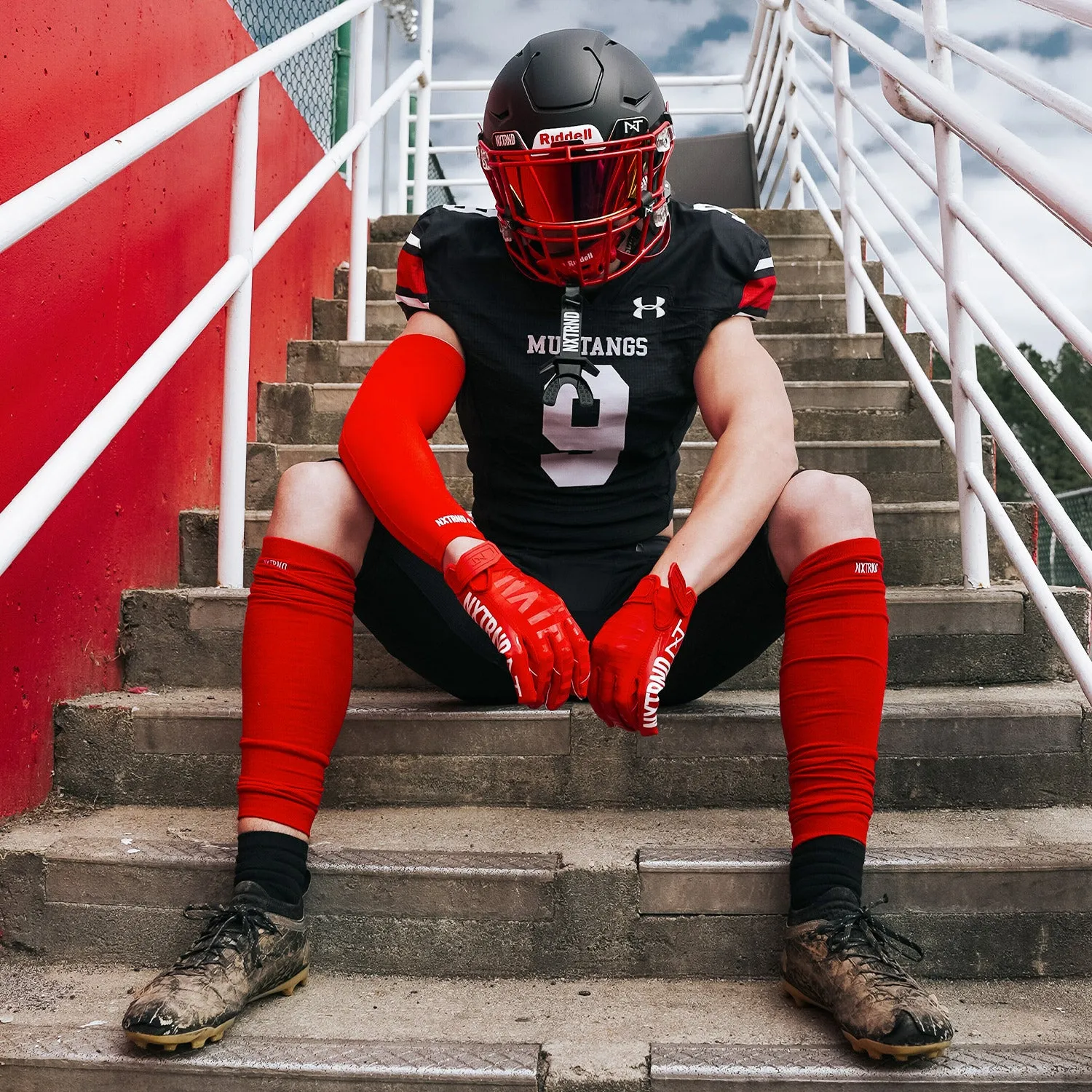 NXTRND G1 Football Gloves Red