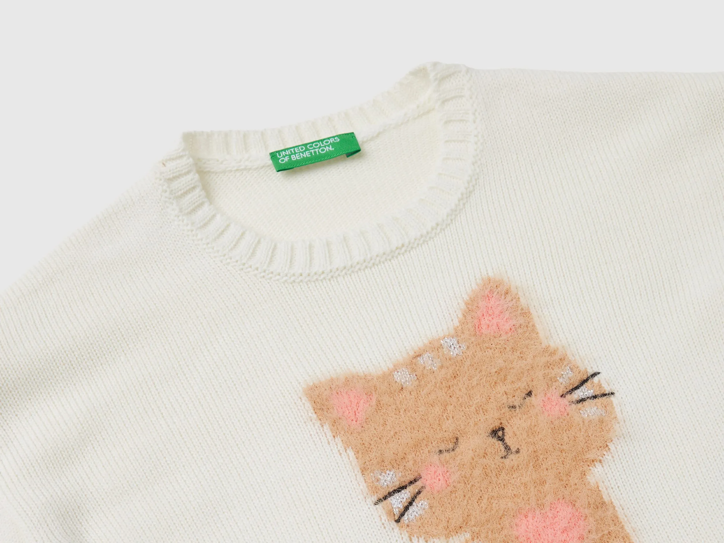 Sweater with cat inlay - Creamy White | Benetton